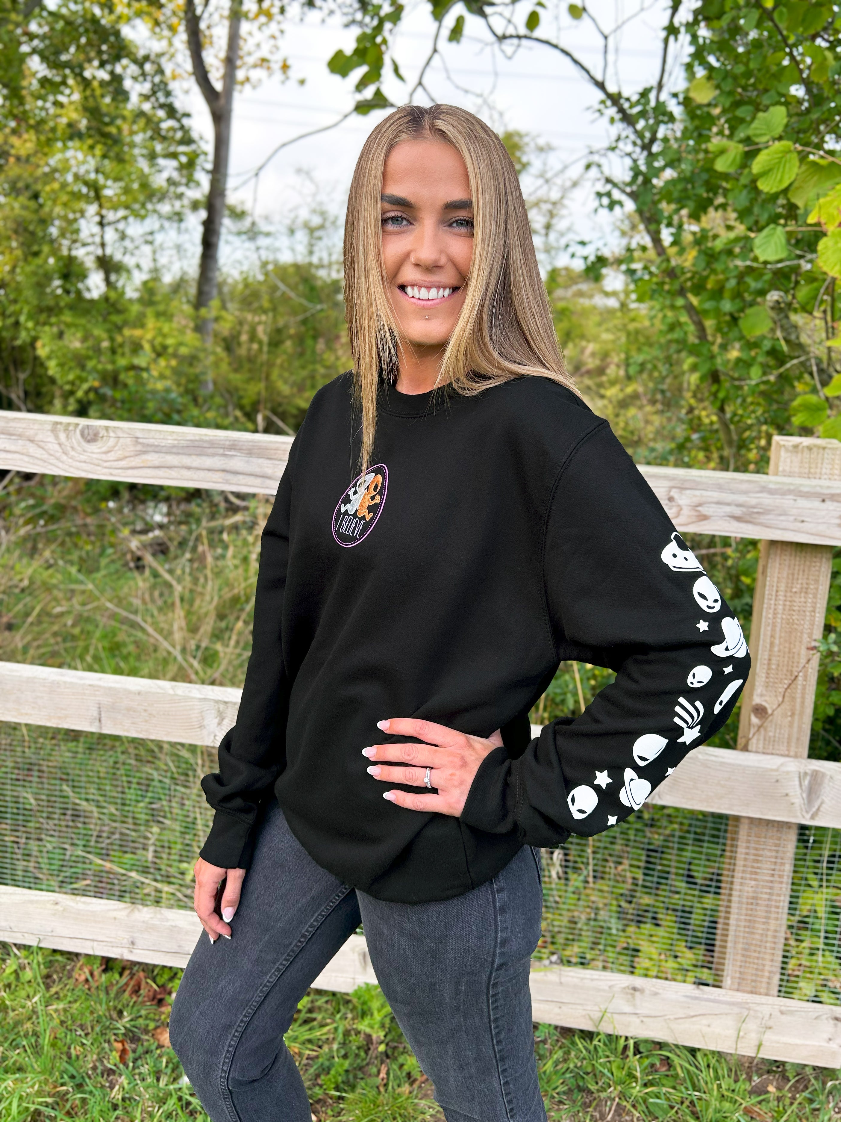 Gooey Aliens Crew Neck Sweatshirt – Thread Type